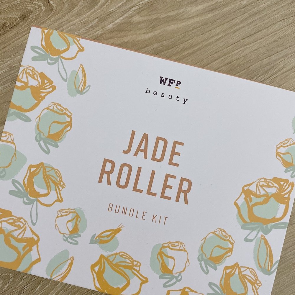 ♥️BRAND NEW JADE ROLLER KIT♥️
